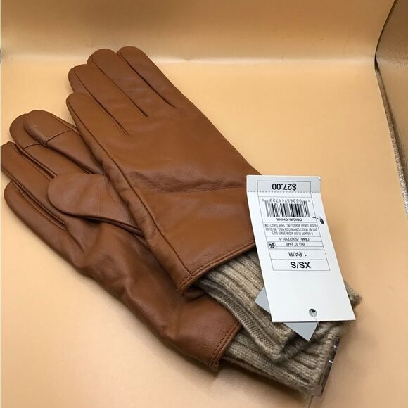 Women’s  Tan Leather Gloves - Picture 1 of 2